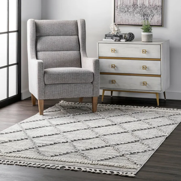 nuLOOM Skylar Textured Trellis Tassel Beige 6 ft. 7 in. x 9 ft. Area Rug