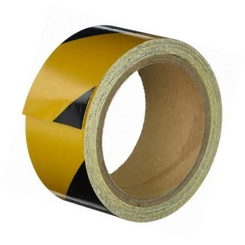 Heskins - REF17D, Reflective Hazard Black, Yellow Tape, 17 in x 33 ft