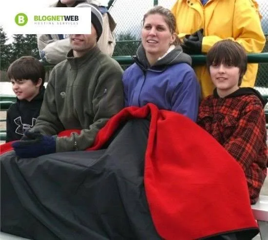 Mambe Blanket Waterproof - Windproof Outdoor Blanket with Stuff Sack, Large - Charcoal
