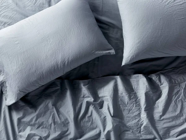 Coyuchi, Organic Crinkled Percale Fitted Sheet Cal King Steel Blue