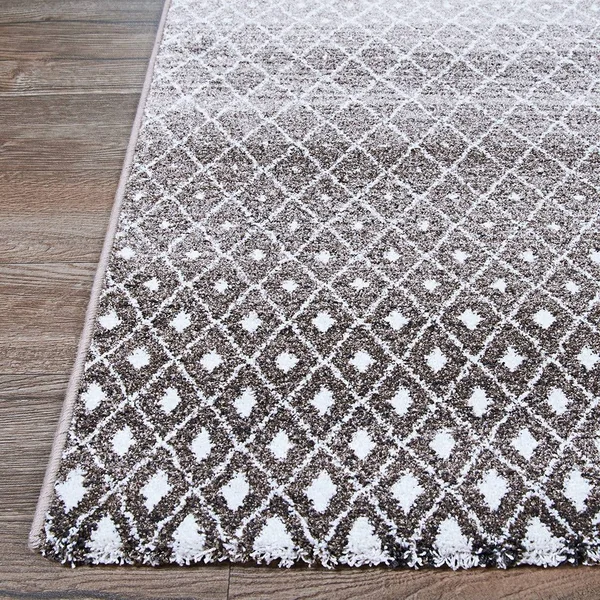 Transient Diamond Ombre Gray-Ivory Area Rug - 3&11x22 x 5&3x22