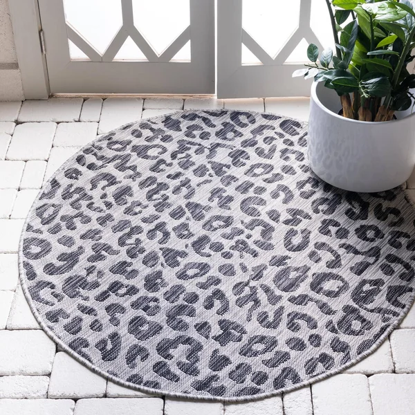 Outdoor Safari Light Gray 8 ft Round Area Rug Indoor Outdoor Rug