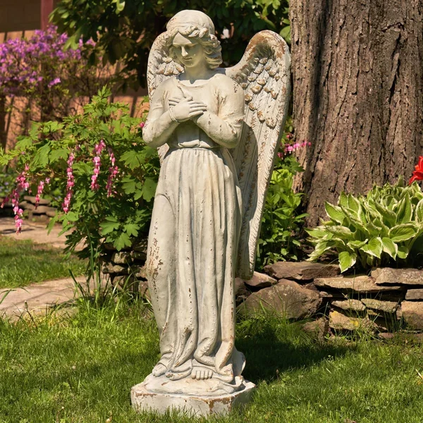 Zaer ZR228647 47 in. Tall Standing Magnesium Angel Holding Heart Evangeline Statue