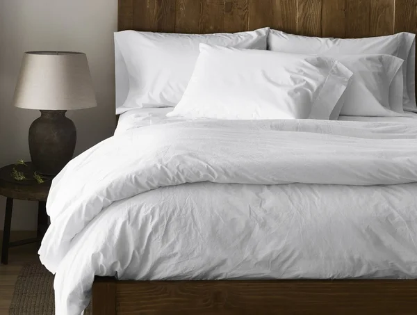 Coyuchi, 300 Thread Count Organic Percale Fitted Sheet Queen Quartz
