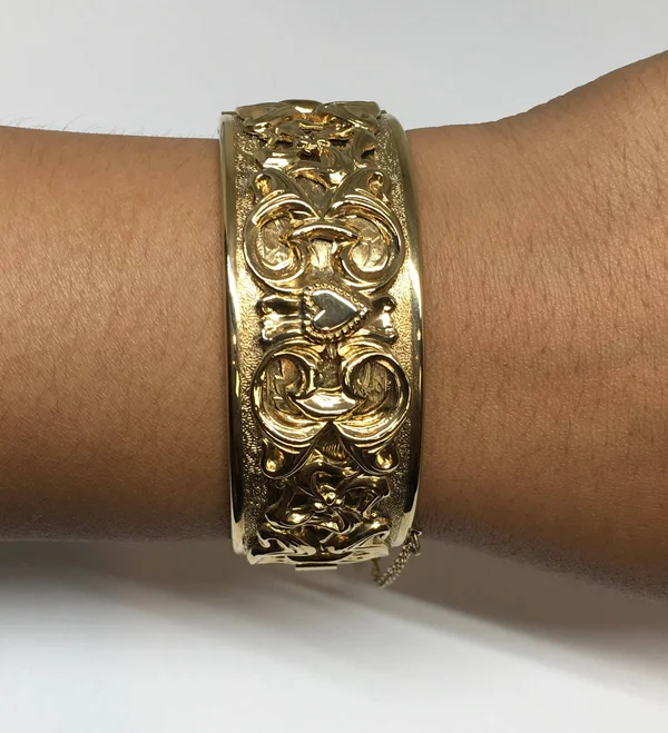Estate Gold Tone Wide Scroll Heart Oval Bangle Bracelet with Safety Chain