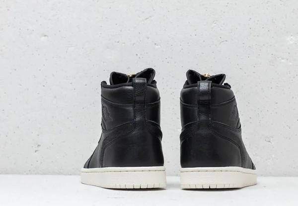 Air Jordan 1 High Zip Women's Shoe Size 8.5 (Black)