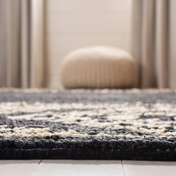 Safavieh Natural Fiber Rug Collection NF552Z - Black - 5& x 8&