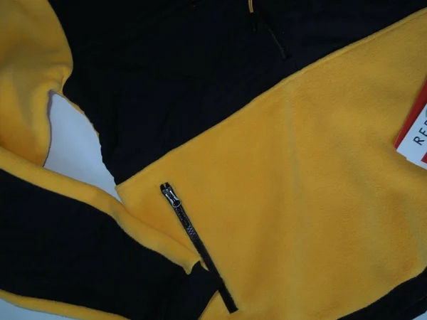 The North Face Men's Denali Anorak - Small - TNF Yellow, TNF Black