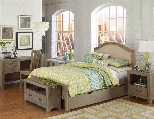 Hillsdale Kids Dressing Bench