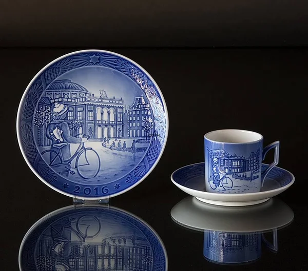Royal Copenhagen 1016856 Christmas Plate 2016