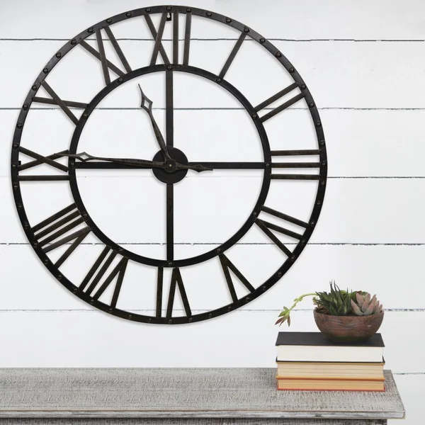 Pinnacle Analog Round Wall Clock in Black, 18FP1440E