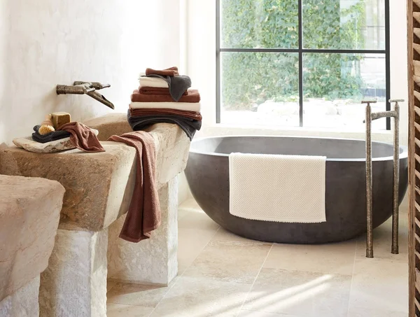 Coyuchi Air Weight Organic Bath Towel - Fog