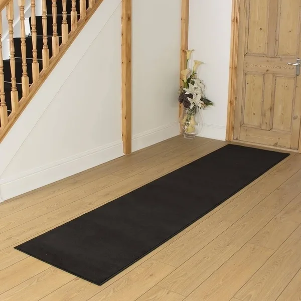runrug USA Plain Black Hallway Carpet Rug Runner Length: 5 foot - Width