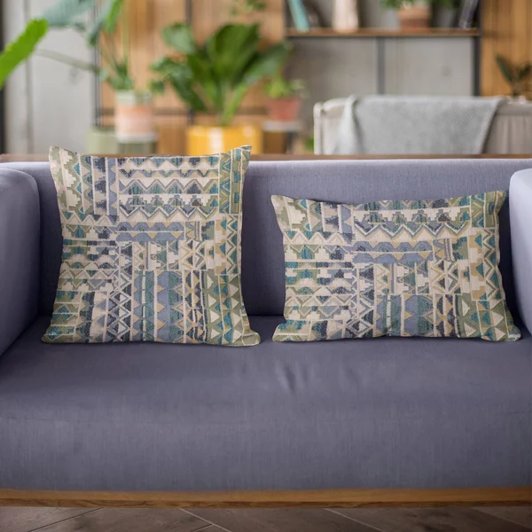 Plutus 20x22 x 30x22 Pyramids Border Luxury Throw Pillow in Blue
