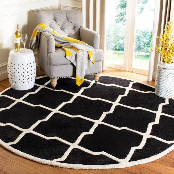 Safavieh Chatham Black & Ivory 7& x 7& Round Rug