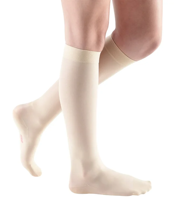 Mediven Sheer & Soft - 30-40 mmHg, Calf High, Closed Toe Ebony, III-Petite