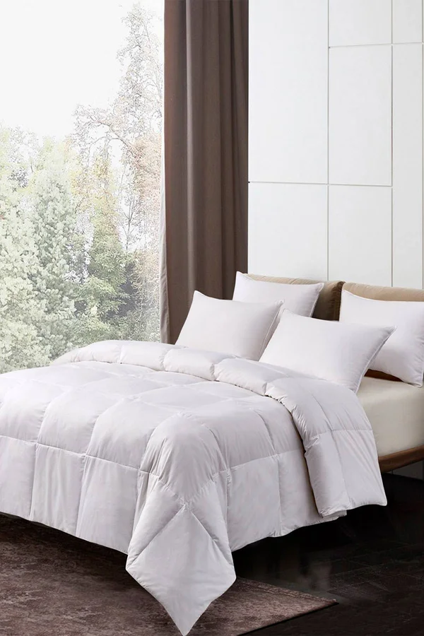Kathy Ireland Light Warmth White Goose Feather and Down Fiber Comforter Twin