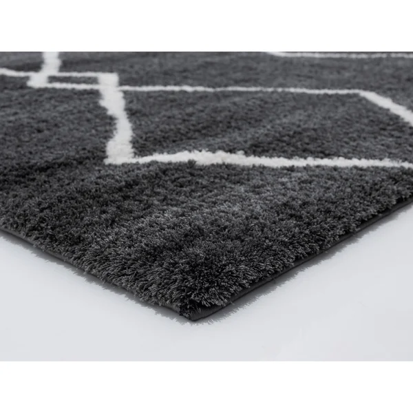 Carson Carrington Tossene Geometric Shag Area Rug - 5&3x22 x 7&2x22 - White