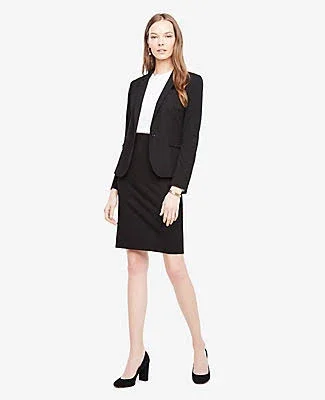 Ann Taylor Seasonless Stretch Seamed Pencil Skirt in Curvy Fit Size 12 Black Women's