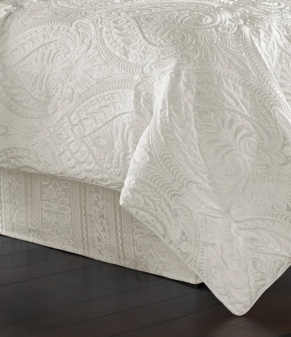 J Queen New York Bianco Comforter Set - White - Queen