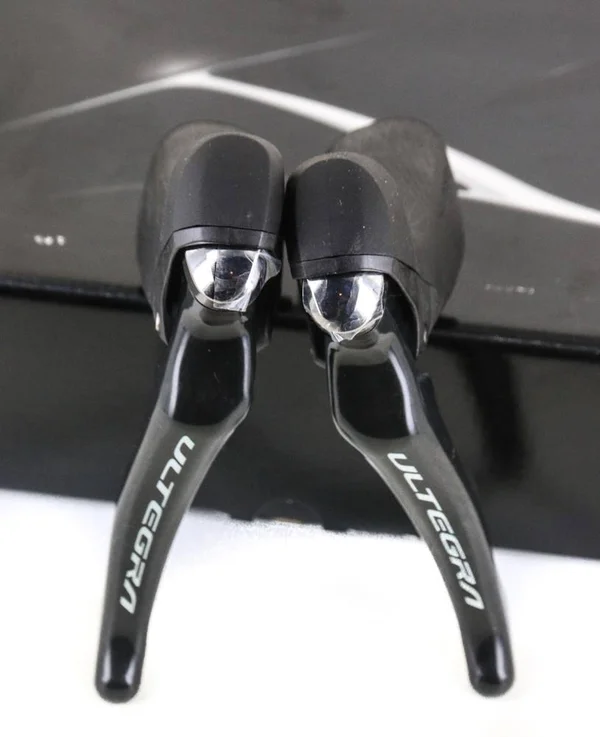 Shimano Ultegra ST-R8000 11-Speed Shifter Set