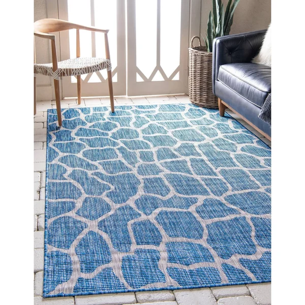Unique Loom Outdoor Giraffe Aqua Blue 4 ft. x 6 ft. Area Rug