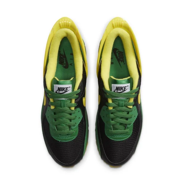 Nike Air Max 90 FlyEase Shoe