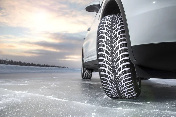 (1) New Nokian Hakkapeliitta 9 SUV 275/40R21 107T XL Studded Tires