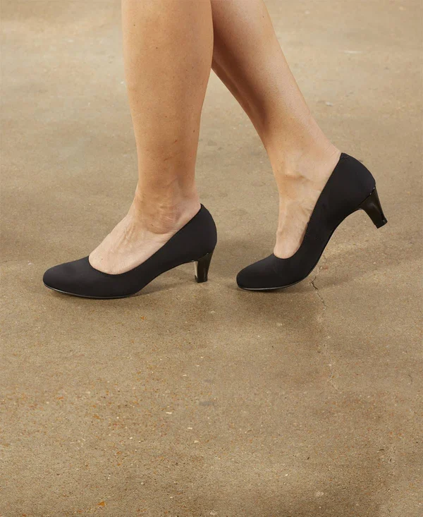 Walking Cradles Women's Joy Pump, Size: 10, Black Micro