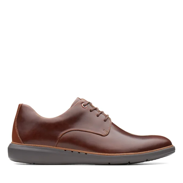Clarks Men's Un Voyage Plain, Mahogany Leather Size: 7.5 M