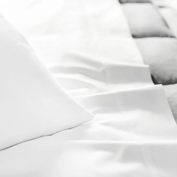 Brookside - Cotton Blend Sheet Set - Wrinkle Resistant - Rich Cotton Look and Feel - Easy Care Fabric - Deep Pocket Design - Spl