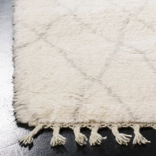 Safavieh Casablanca CSB145D 4&0x22 x 6&0x22 Grey, Ivory Area Rug