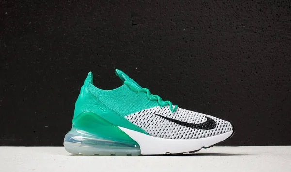 Nike Air Max 270 Flyknit Women's Shoe Size 8 (Clear Emerald)
