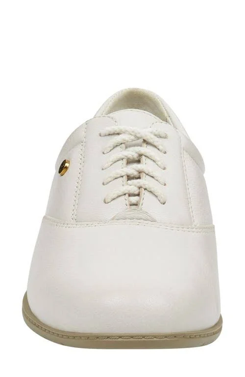 Easy Spirit Motion 9 Women's White