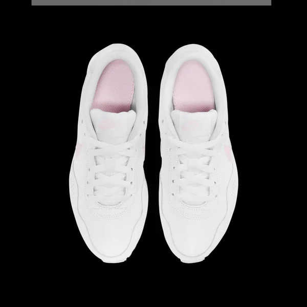 Nike MD Valiant Big Kids& Shoes (White)