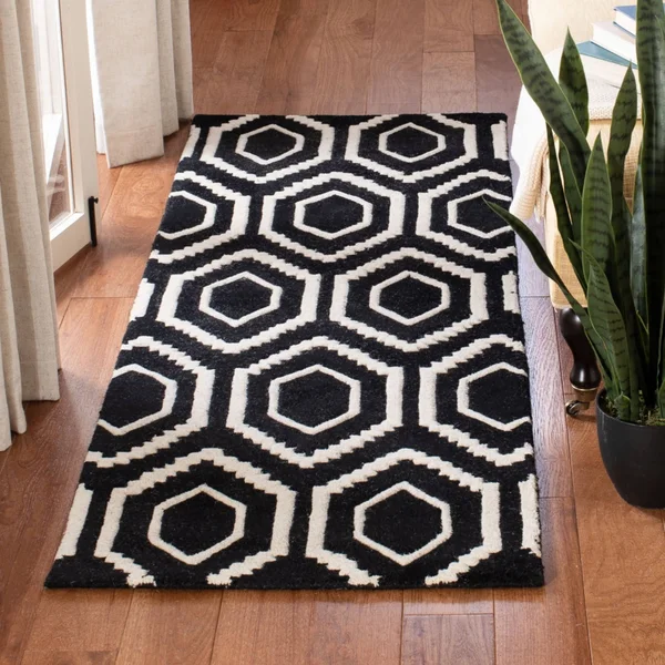 Safavieh Chatham Dark Grey & Ivory 2&-3x22 x 5& Rug