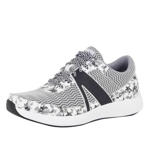 Alegria by PG Lite Women's Traq Qarma Sneaker, Size: 36, Mint Dew Mesh