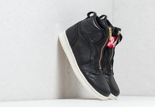 Air Jordan 1 High Zip Women's Shoe Size 8.5 (Black)