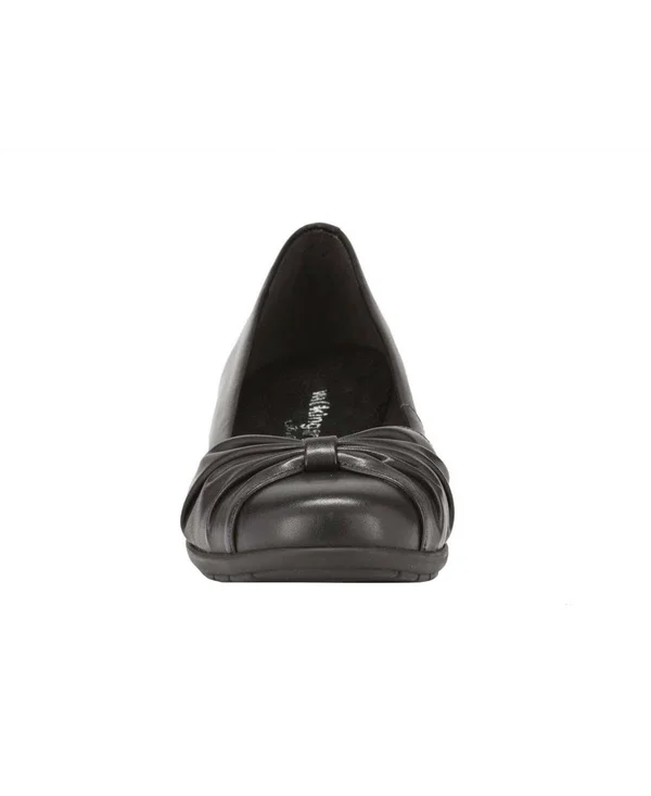 Walking Cradles Fall (Black Leather) Women's Shoes