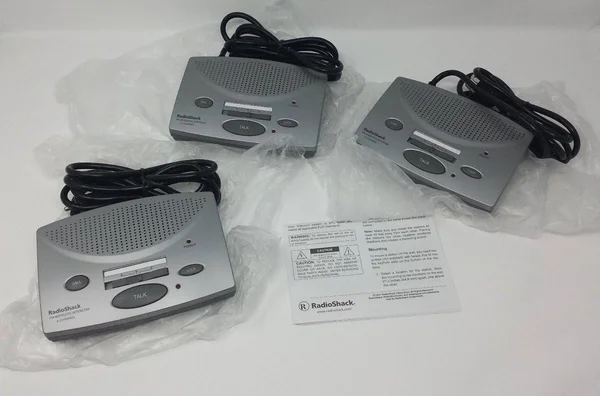 RadioShack FM Wireless 3 Channel Intercom System, Set of 3, 43-3105