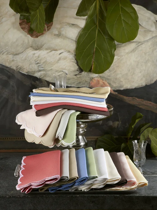 Matouk Savannah Gardens Table Linens - Oblong Table Cloth - Azure/Azure