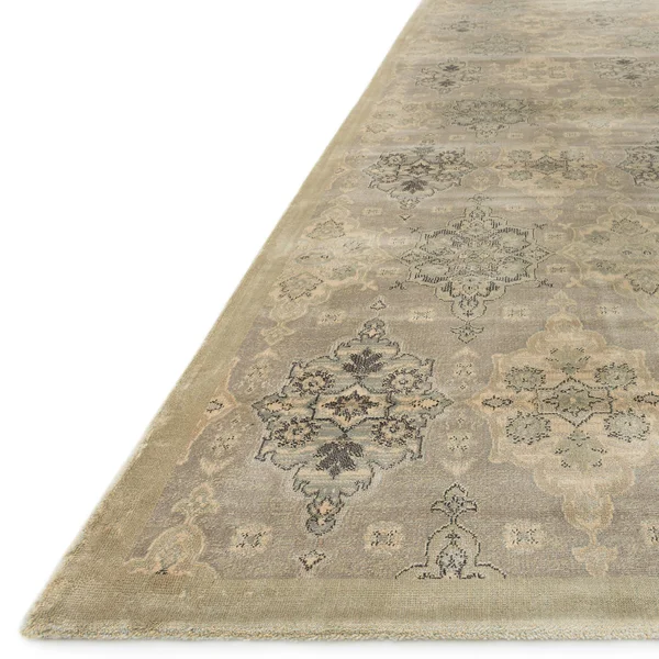 Alexander Home Traditional Distressed Taupe/ Gold Damask Rug - 5& x 7&6