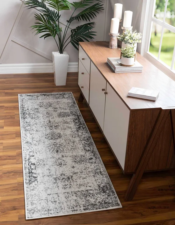 Unique Loom Sofia Casino Gray 3& 3 x 19& 8 Runner Rug - Grey
