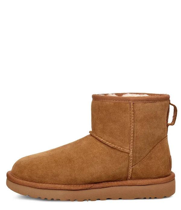 Ugg - Women's Classic Mini Rubber Logo Boots (Chestnut)