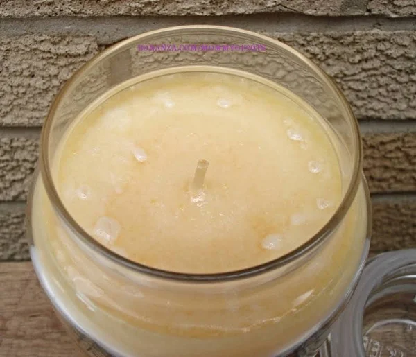 Yankee Candle Lemon Pound Cake Large Jar Candle