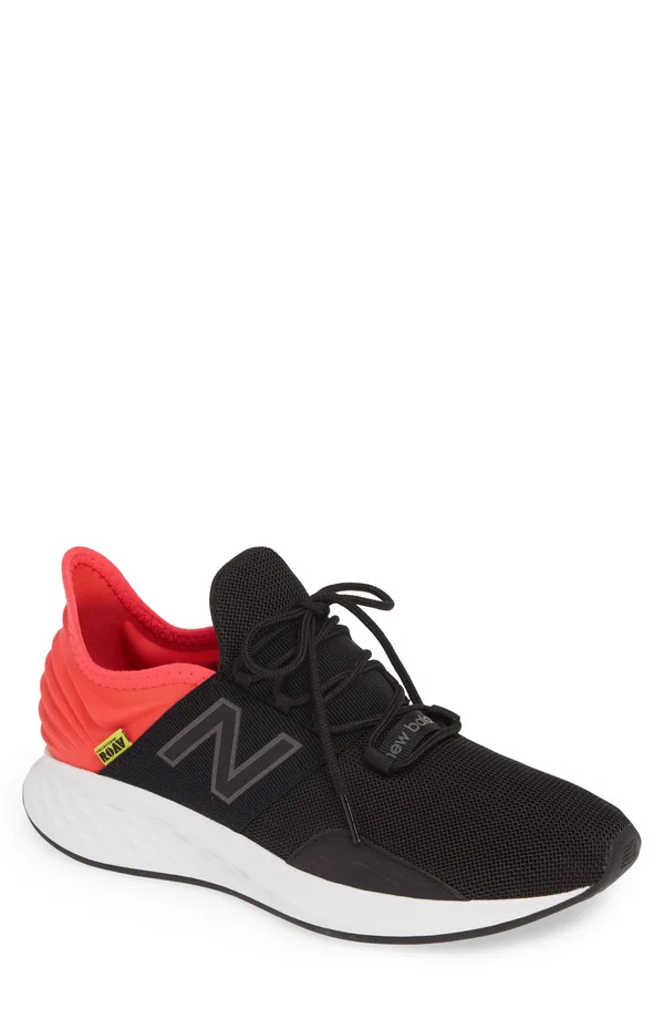 New Balance Men's Fresh Foam Roav - Black/Red (Size 11)