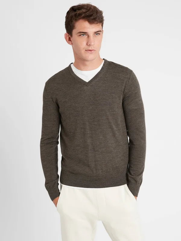 Banana Republic Men's Merino V-Neck Sweater in Responsible Wool Brown Size Xs