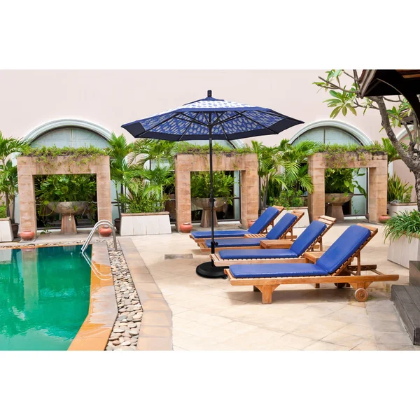 California Umbrella 9& Market Patio Umbrella in Terrace Adobe
