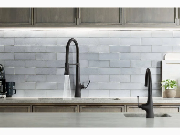 Graze Single-Handle Semi-Professional Kitchen Sink Faucet with 24-5/16x22 Spout