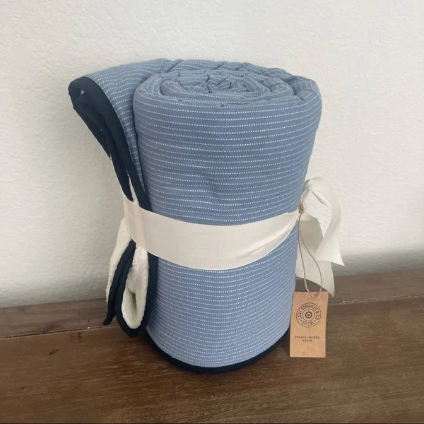 Levi&s Bedding, Sherpa Throw, Color: Blue/White, Size: Os, Amarcks21&s Closet